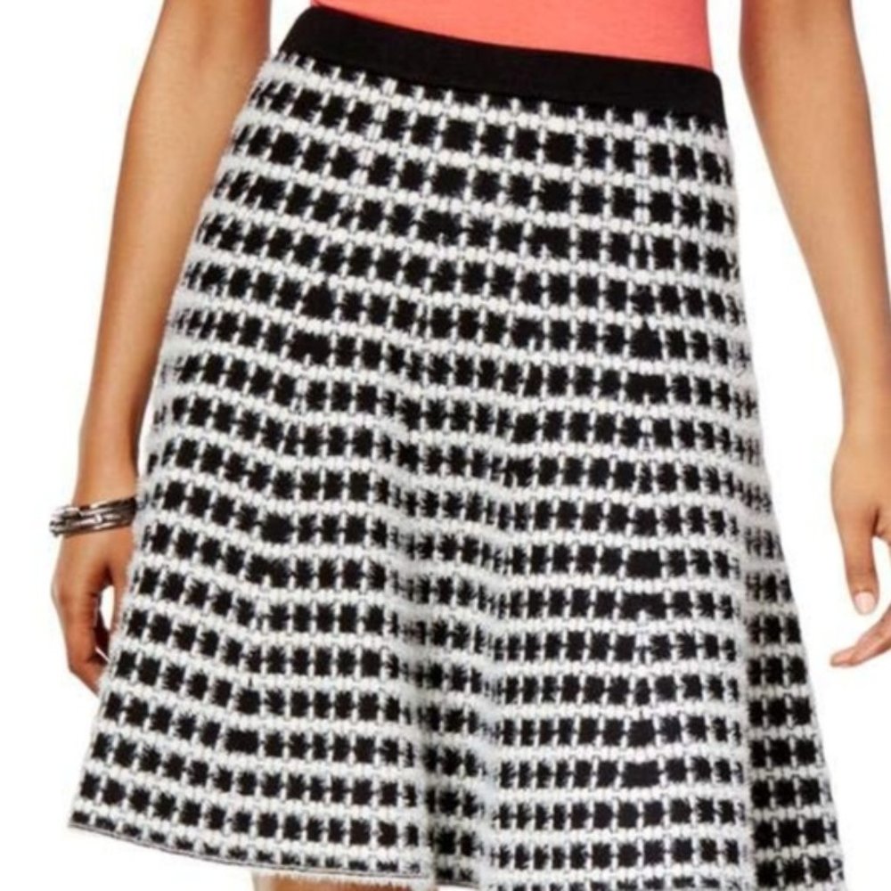 NWOT Olivia & Grace Fit & Flare Skirt